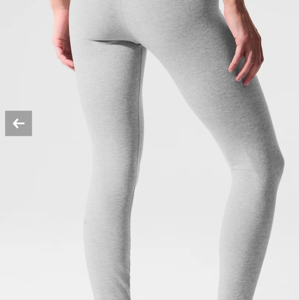 ALO Yoga AloSoft Light Gray Leggings - Picture 3 of 3